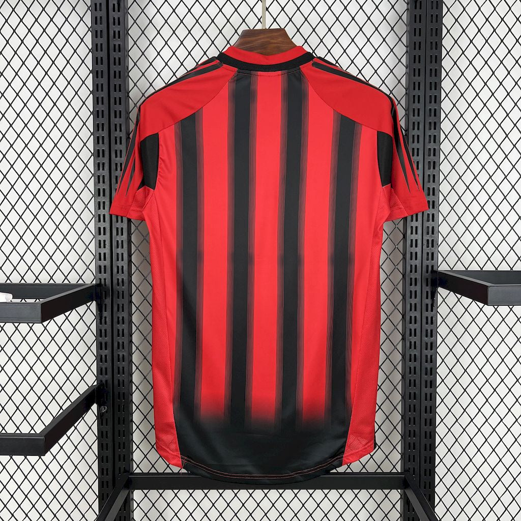 AC Milan 2004/05 Home Retro
Jersey