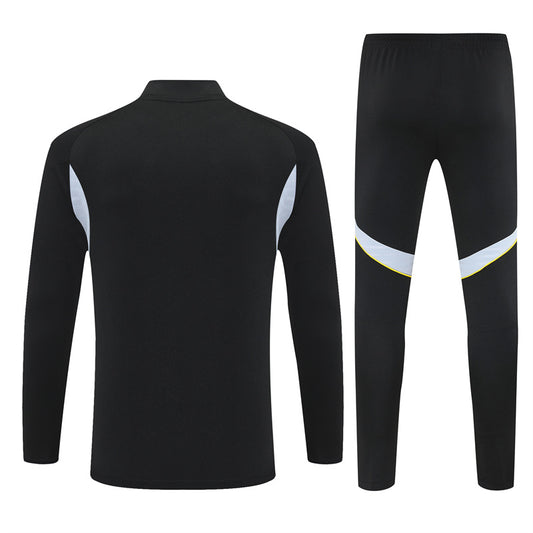 Kit de entrenamiento del Real Madrid 2025/26