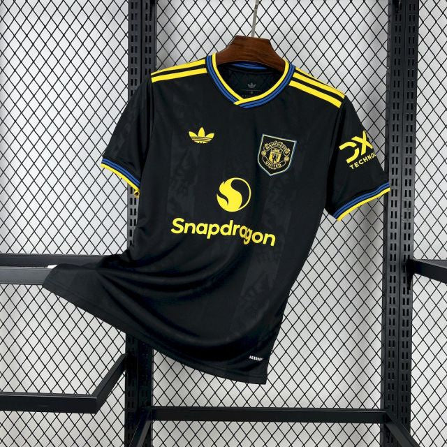 Camiseta de tercera equipación del Manchester United 2025/26