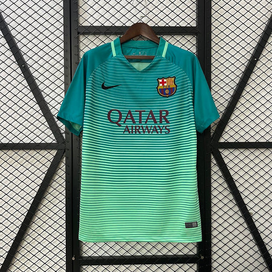 FC Barcelona 2016-17
Third Retro Jersey