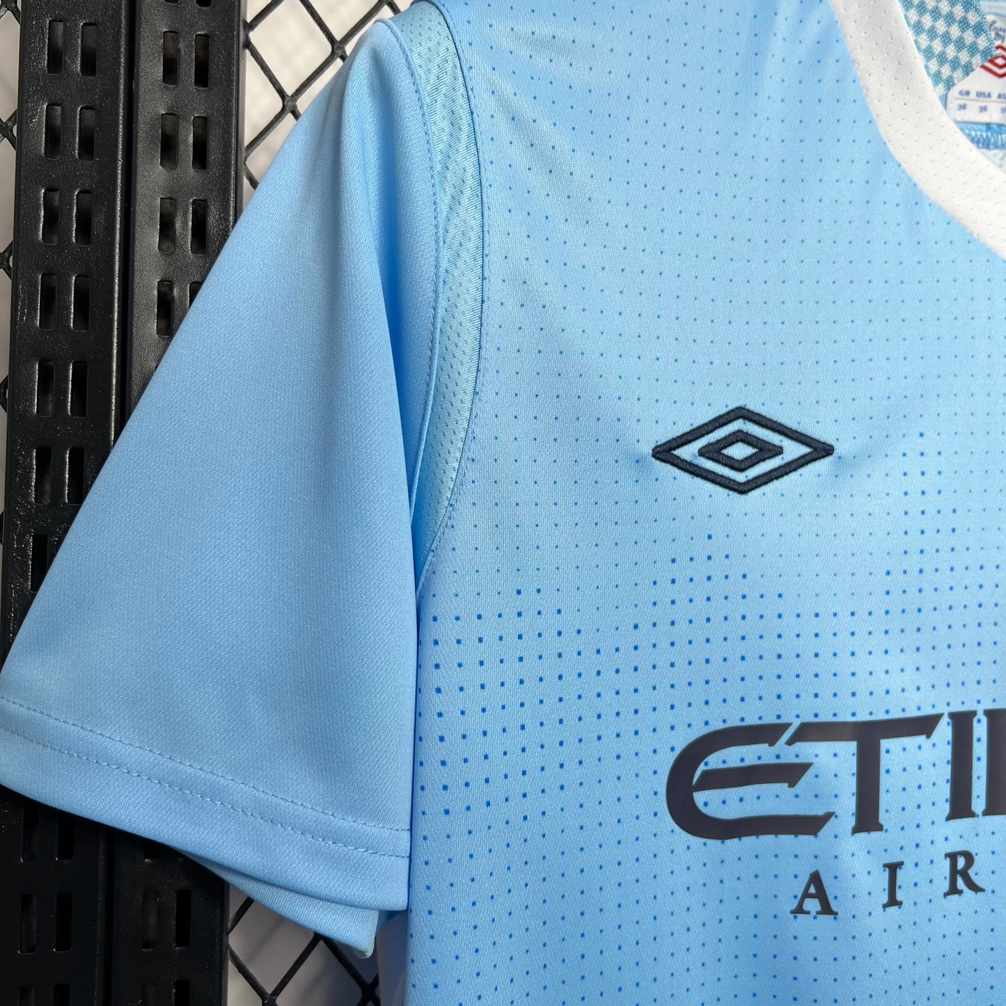 Manchester City 2011/12 Home
Retro Jersey