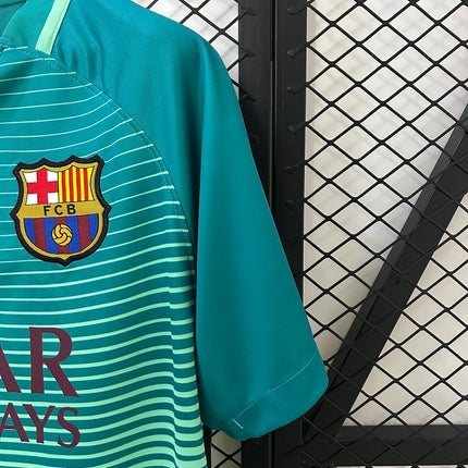 FC Barcelona 2016-17
Third Retro Jersey