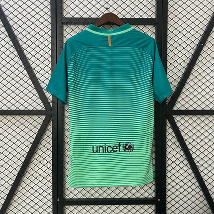 FC Barcelona 2016-17
Third Retro Jersey
