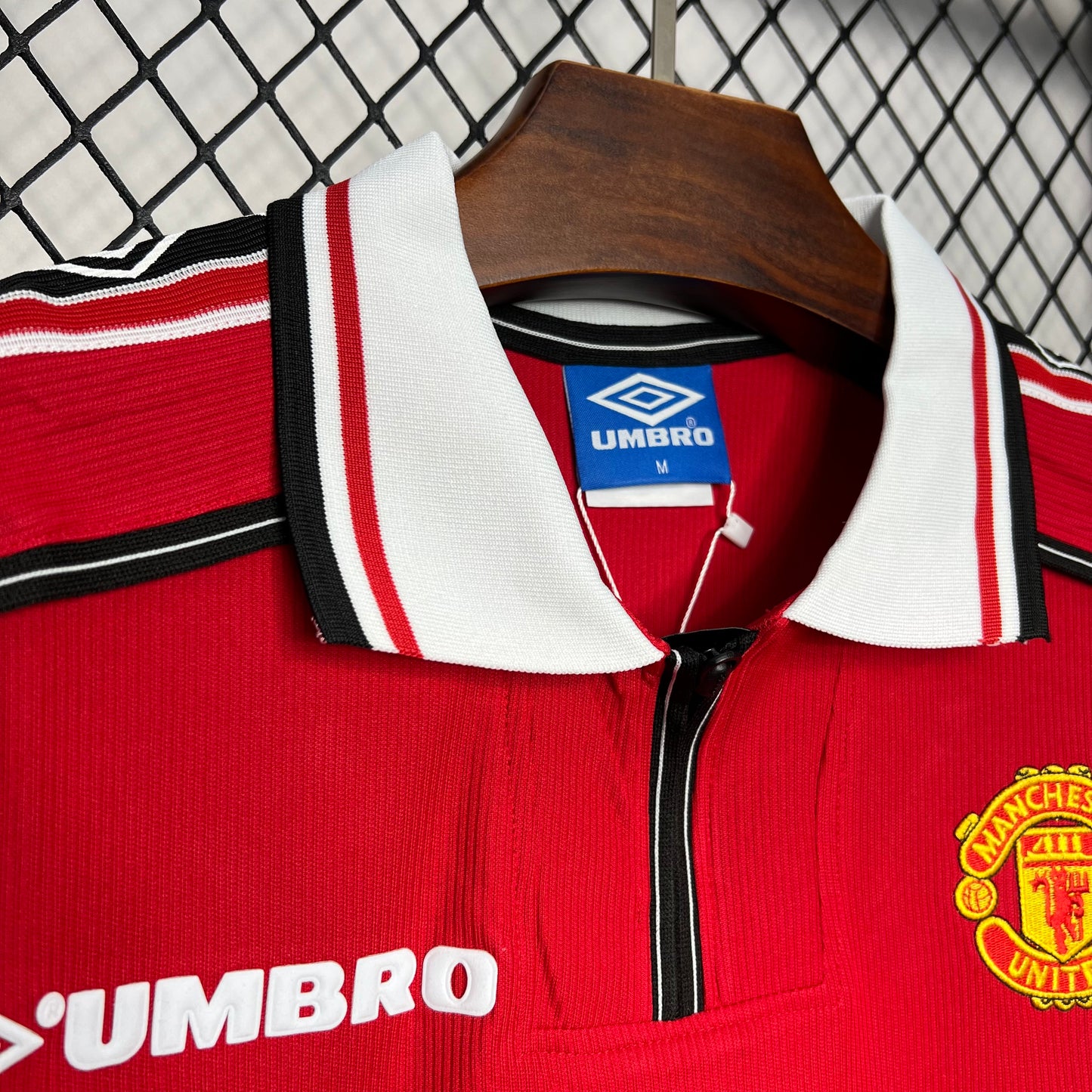 Manchester United 1998/99
Home Retro Jersey