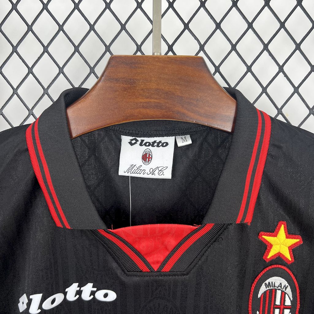 AC Milan 1997/98 Third Retro
Jersey